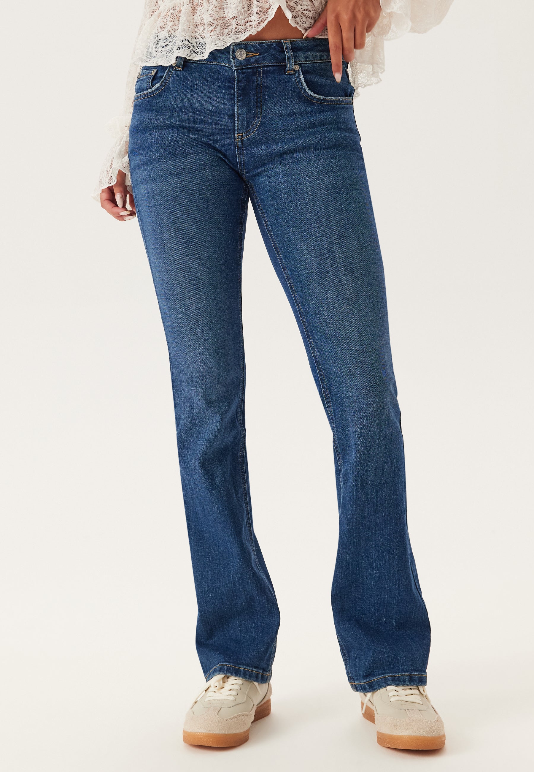 Embroidered Pocket Flare Jeans