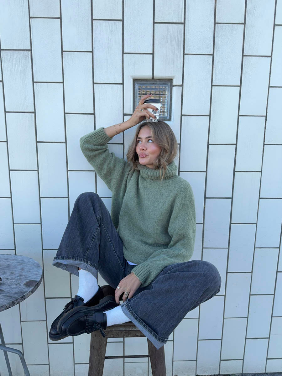 Aurelia | Classic Turtleneck Knit