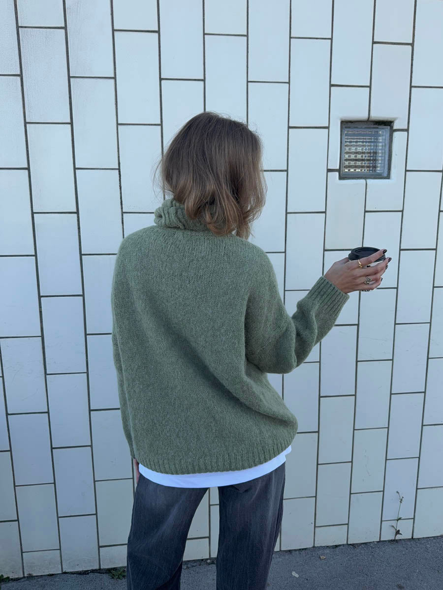 Aurelia | Classic Turtleneck Knit